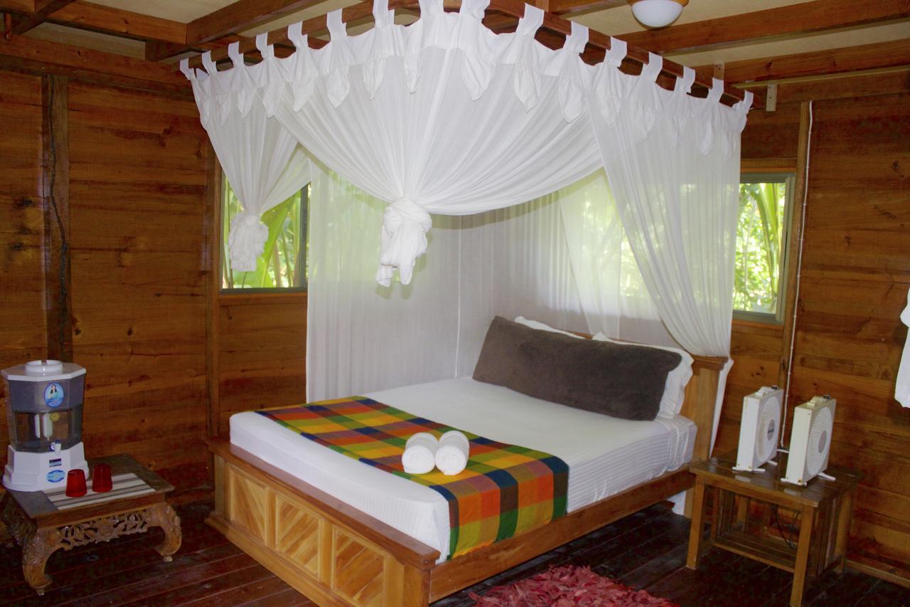 Red Frog Bungalows Surf Resort Бастіментос Екстер'єр фото