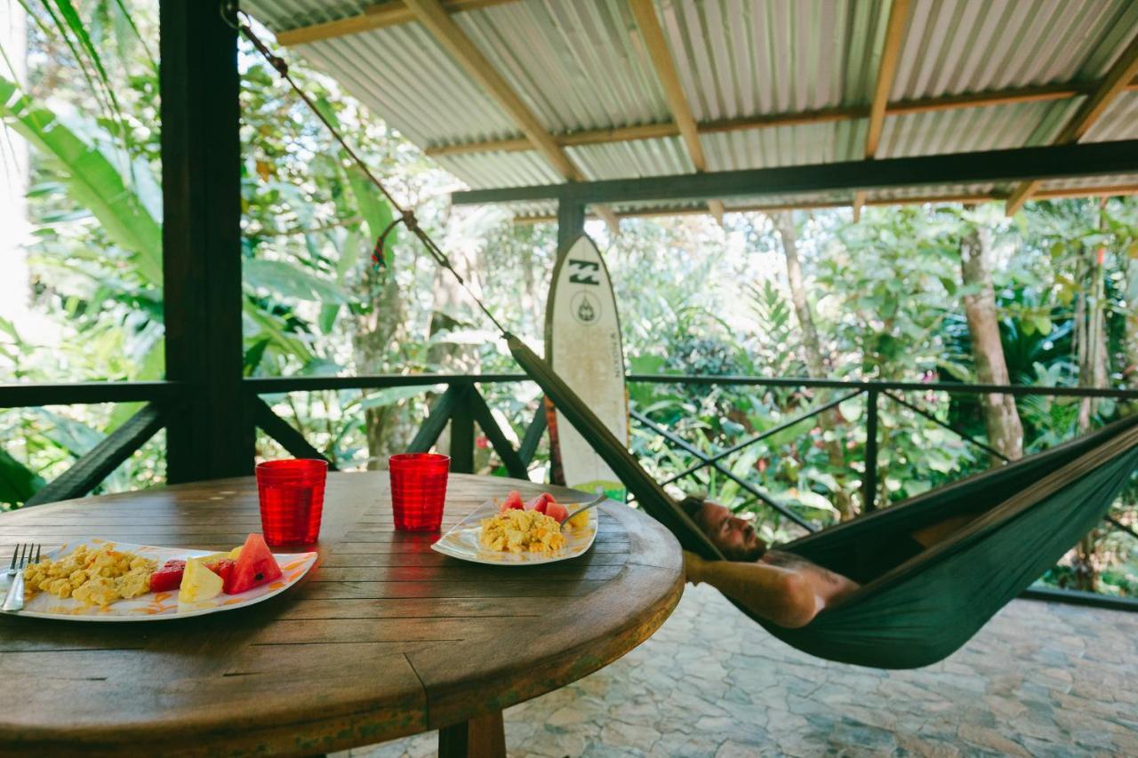 Red Frog Bungalows Surf Resort Бастіментос Екстер'єр фото